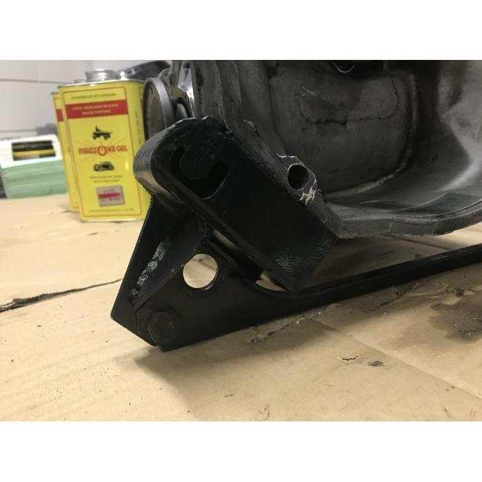 Transmission/engine mount rear left