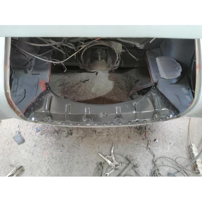 Engine compartment plate rear side